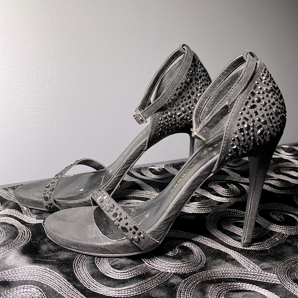 CHINESE LANUDRY Babydoll Heels